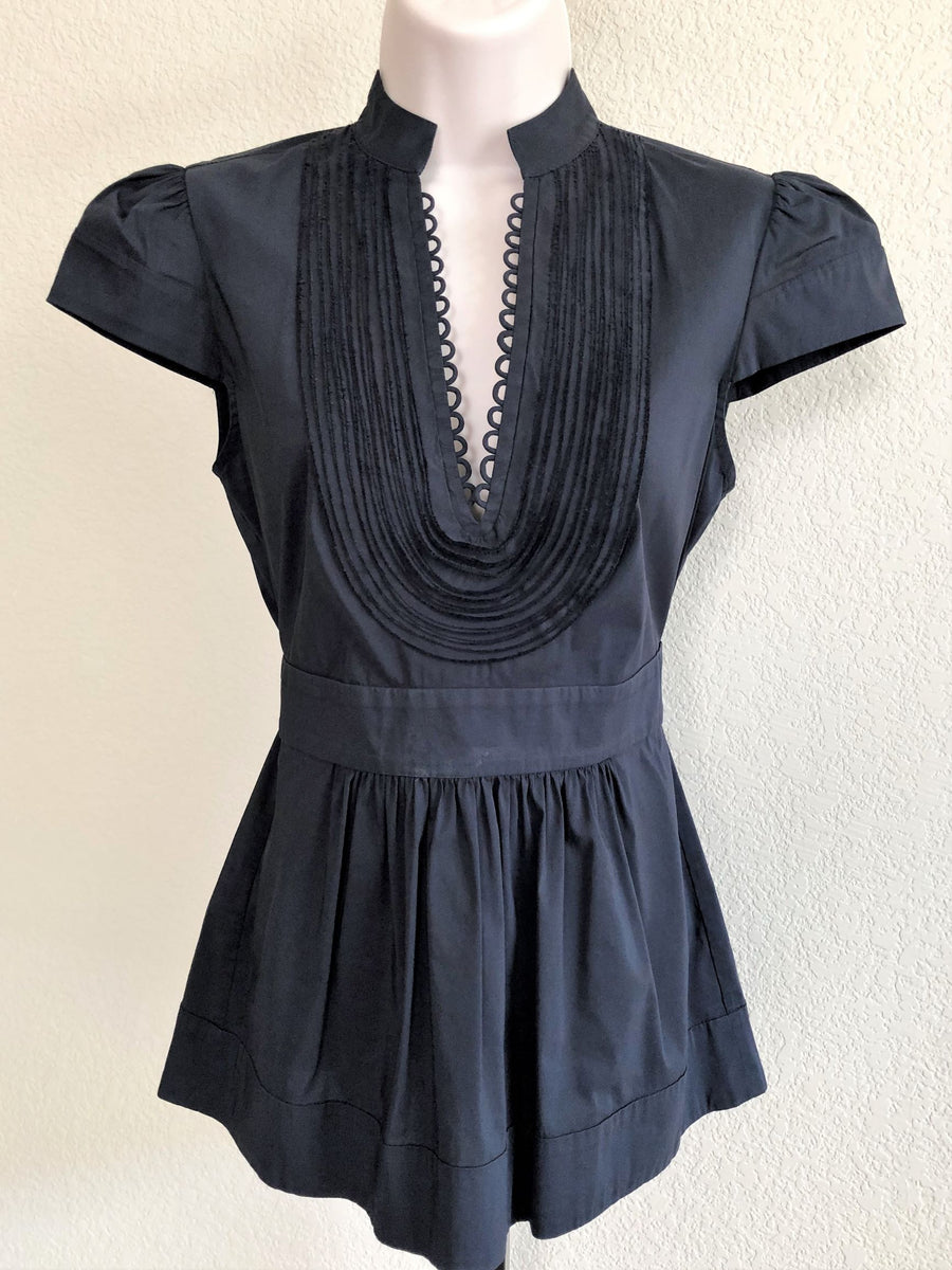 BCBGMaxazria Size XS Navy Peplum Top FABULUX