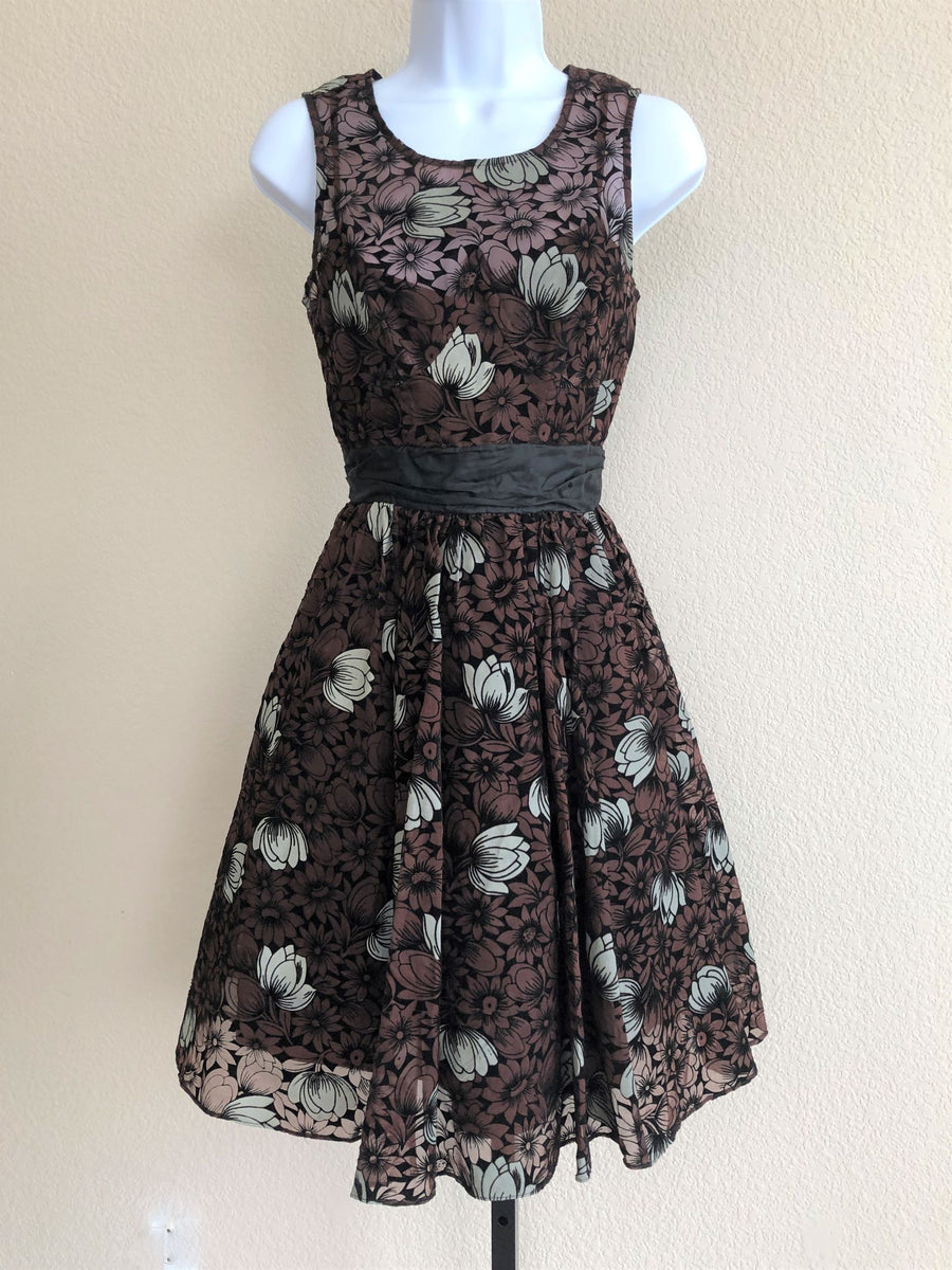 anthropologie brown floral dress Ro's Garden Brown Floral Jocelyn Maxi Dress Brown / M