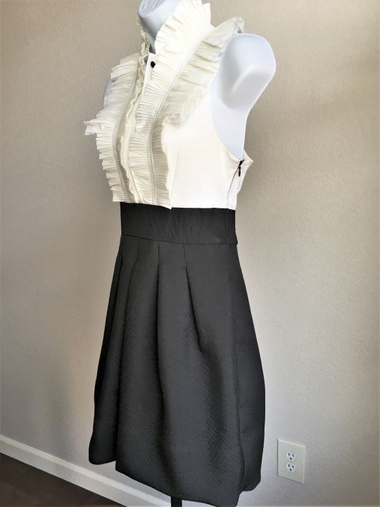 BCBGMaxazria NEW Size 0 White Ruffle Bodice Dress FABULUX BCBGMaxazria NEW Size 0 White Ruffle Bodice Dress FABULUX