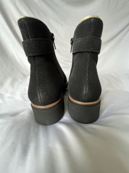 Clarks Size 9 Sharon Spring Black Suede Bootie