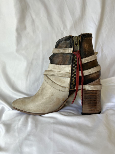 Freebird Jerome Size 9 Beige Ankle Bootie