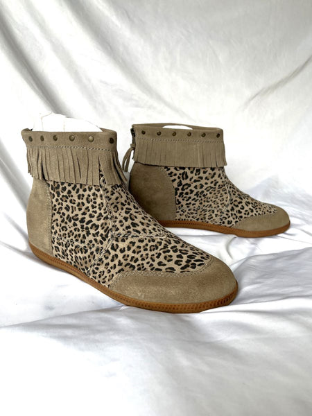 OTBT NEW Size 8.5 Stanton Stone Leopard Print Boot