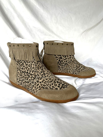 OTBT Size 8.5 Stanton Stone Leopard Print Boot - NEW