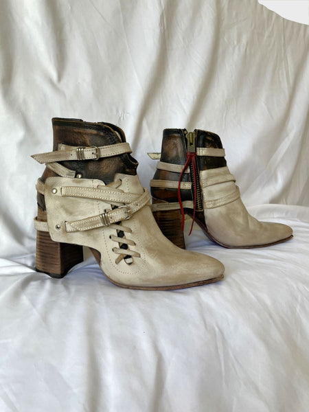 Freebird Jerome Size 9 Beige Ankle Bootie