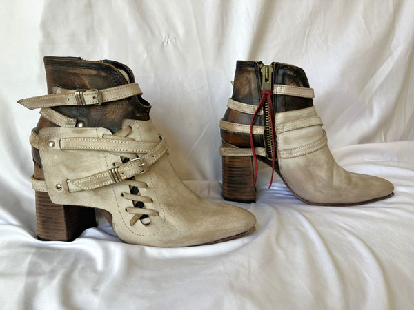 Freebird Jerome Size 9 Beige Ankle Bootie