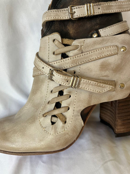 Freebird Jerome Size 9 Beige Ankle Bootie