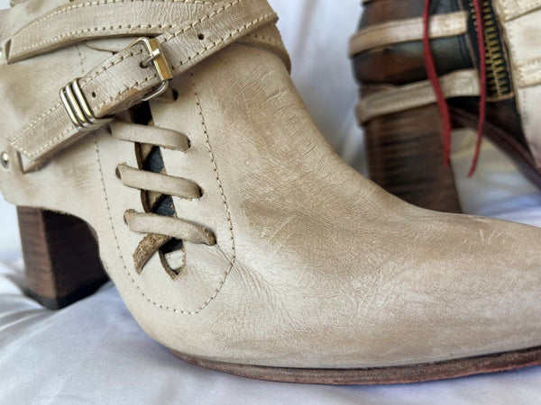 Freebird Jerome Size 9 Beige Ankle Bootie