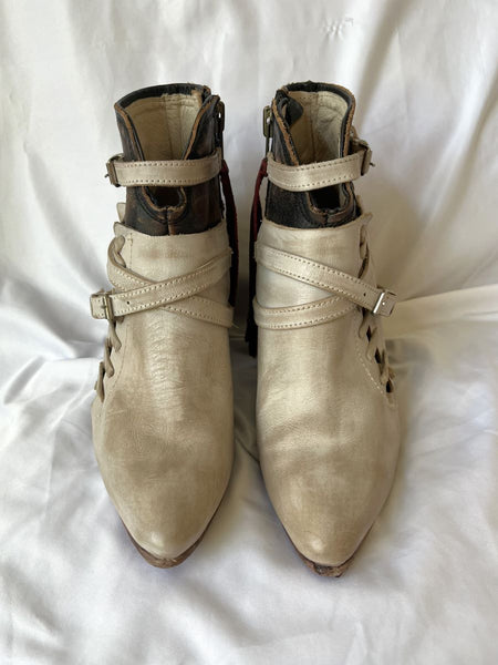 Freebird Jerome Size 9 Beige Ankle Bootie