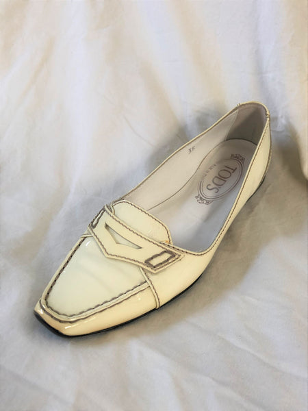 TOD'S Size 5 Ivory Patent Leather Loafers - $500 RETAIL