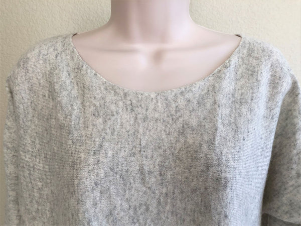 VINCE Size Small Gray Cashmere Sweater