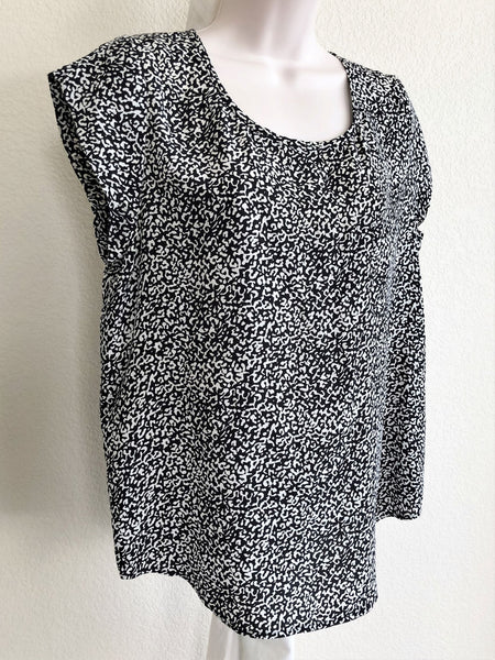 Joie Size Medium Black and White Silk Print Top