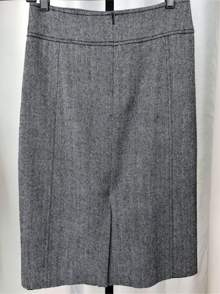 Tory Burch Size 6 Navy and White Tweed Skirt