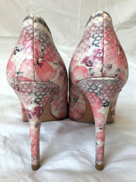 Donald Pliner Size 8 Phillo Pink Floral Pump