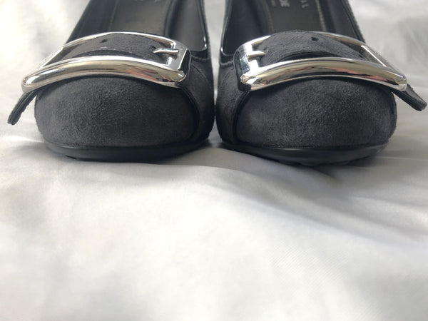 Car Shoe by Prada Size 7 Gray Suede Pumps