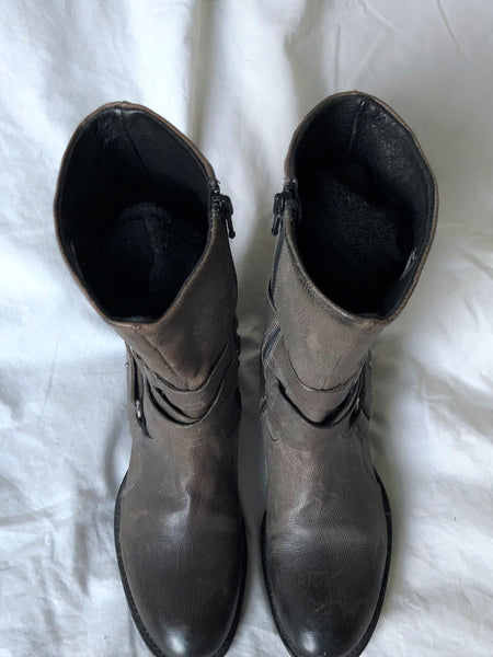 Vera Wang Lavender Size 6 Kippy Gray Brown Boots