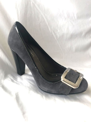 Car Shoe by Prada Size 7 Gray Suede Pumps