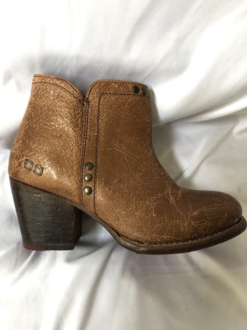 Bed Stu Size 6 Tan Yell Boot