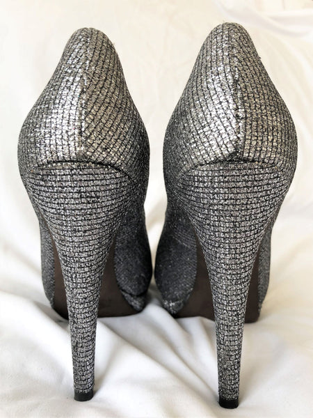 Vera Wang Size 9 Selima Silver Glitter Pumps