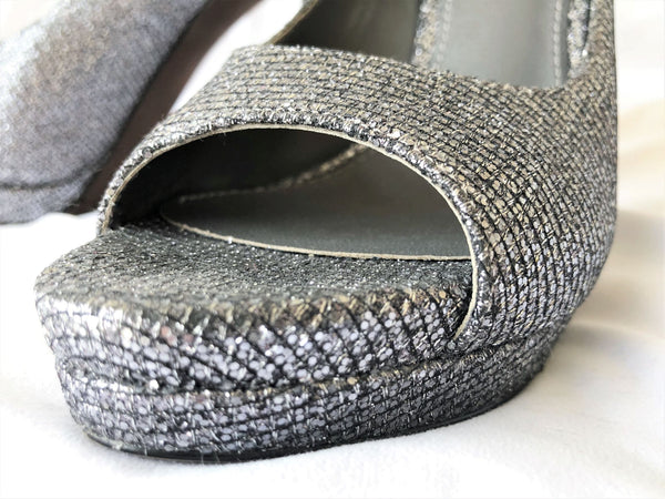 Vera Wang Size 9 Selima Silver Glitter Pumps