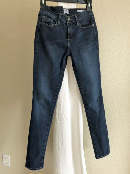 FRAME Size 8 Le Skinny Blue Jeans