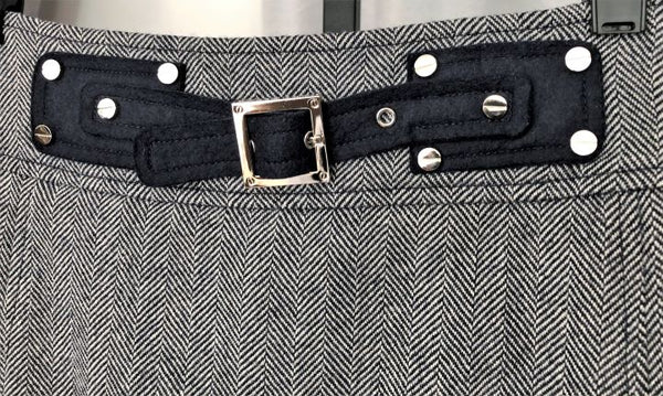 Tory Burch Size 6 Navy and White Tweed Skirt - CLEARANCE