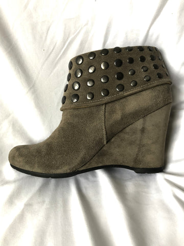 Bussola for Anthropologie Size 8.5 Enna Taupe Studded Bootie