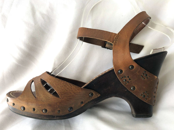 Frye Size 7.5 Brown Leather Studded Sandals