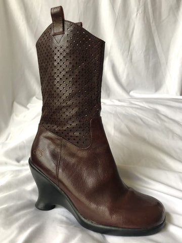 John Fluevog Size 7 Friends Rona Brown Boots