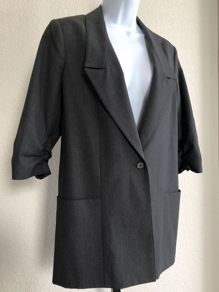 Elizabeth and James Size 8 Gray Ruched Sleeve Relaxed Blazer