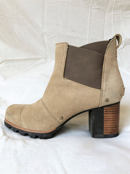 Sorel Size 7 Beige Suede Bootie