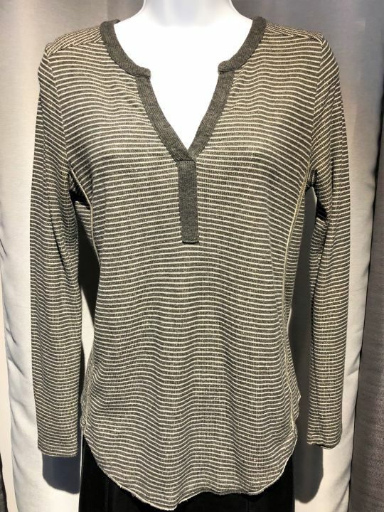 Akemi + Kin Anthropologie MEDIUM Gray Henley