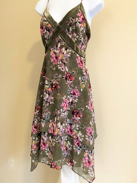 WHBM NEW Size 10 Green Floral Dress