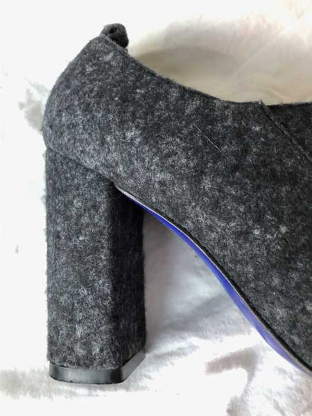 Theory Size 5 Gray Fabric Pumps