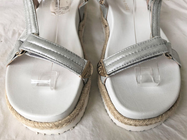 Taryn Rose Size 8 Lydia Silver Leather Sandals - NEW - CLEARANCE