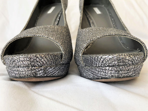 Vera Wang Size 9 Selima Silver Glitter Pumps