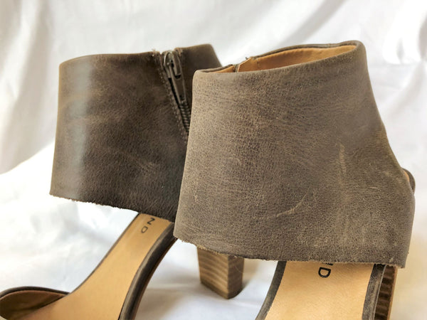 Lucky Brand Size 6.5 Jaylin Taupe Sandals - CLEARANCE