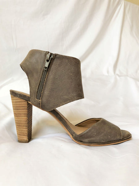 Lucky Brand Size 6.5 Jaylin Taupe Sandals - CLEARANCE