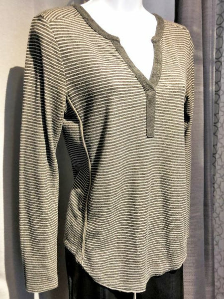 Akemi + Kin Anthropologie MEDIUM Gray Henley