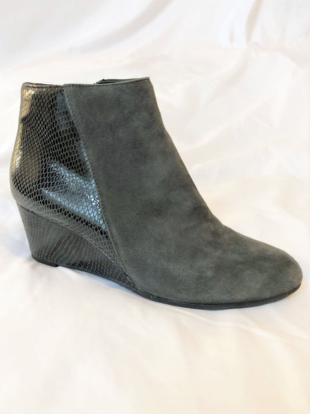 Aquatalia Size 6.5 Gray Leather Wedge Boots