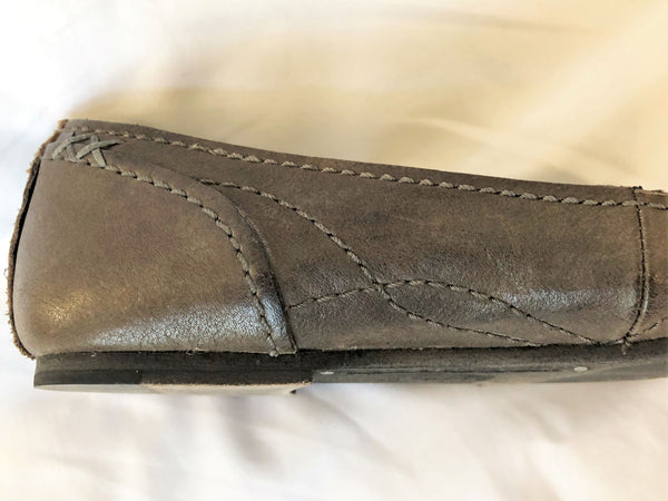 Frye Size 6 Taupe Leather Flats