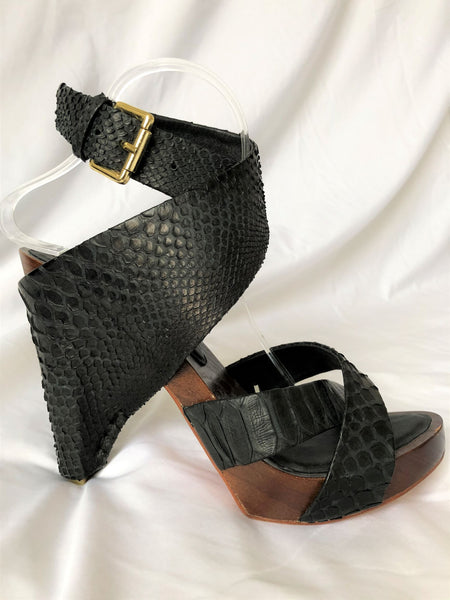 The Tui Collection Size 8.5 Black Snakeskin Platform Sandals