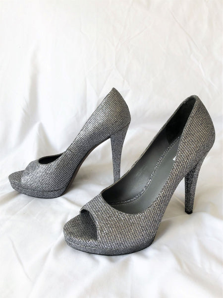 Vera Wang Size 9 Selima Silver Glitter Pumps