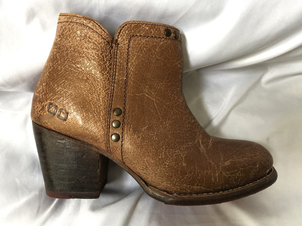 Bed Stu Size 6 Tan Yell Boot