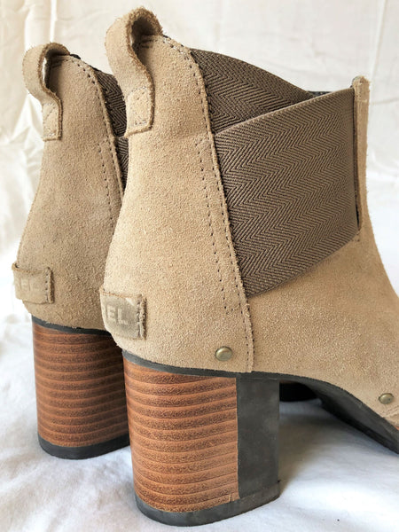 Sorel Size 7 Beige Suede Bootie