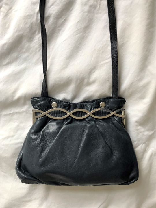 Nieri Argenti Navy Leather Frame Bag – FABULUX