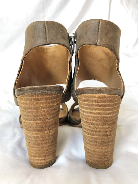 Lucky Brand Size 6.5 Jaylin Taupe Sandals - CLEARANCE