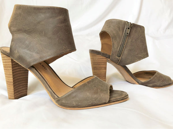 Lucky Brand Size 6.5 Jaylin Taupe Sandals - CLEARANCE