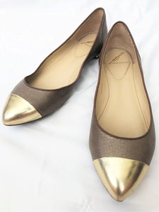 Brian Atwood Size 7 Gold Toe Flats