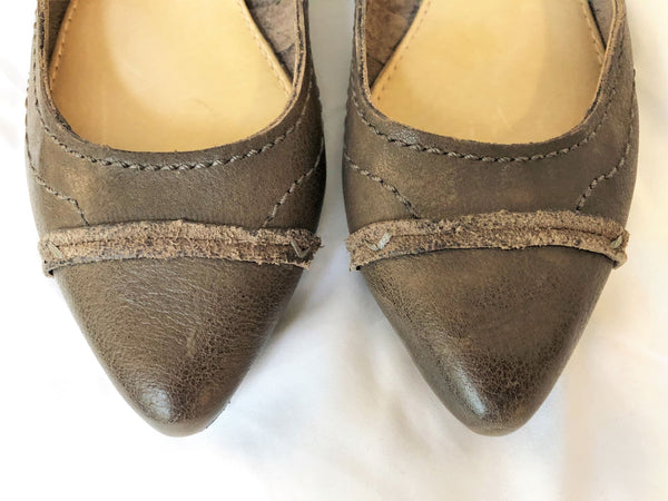 Frye Size 6 Taupe Leather Flats