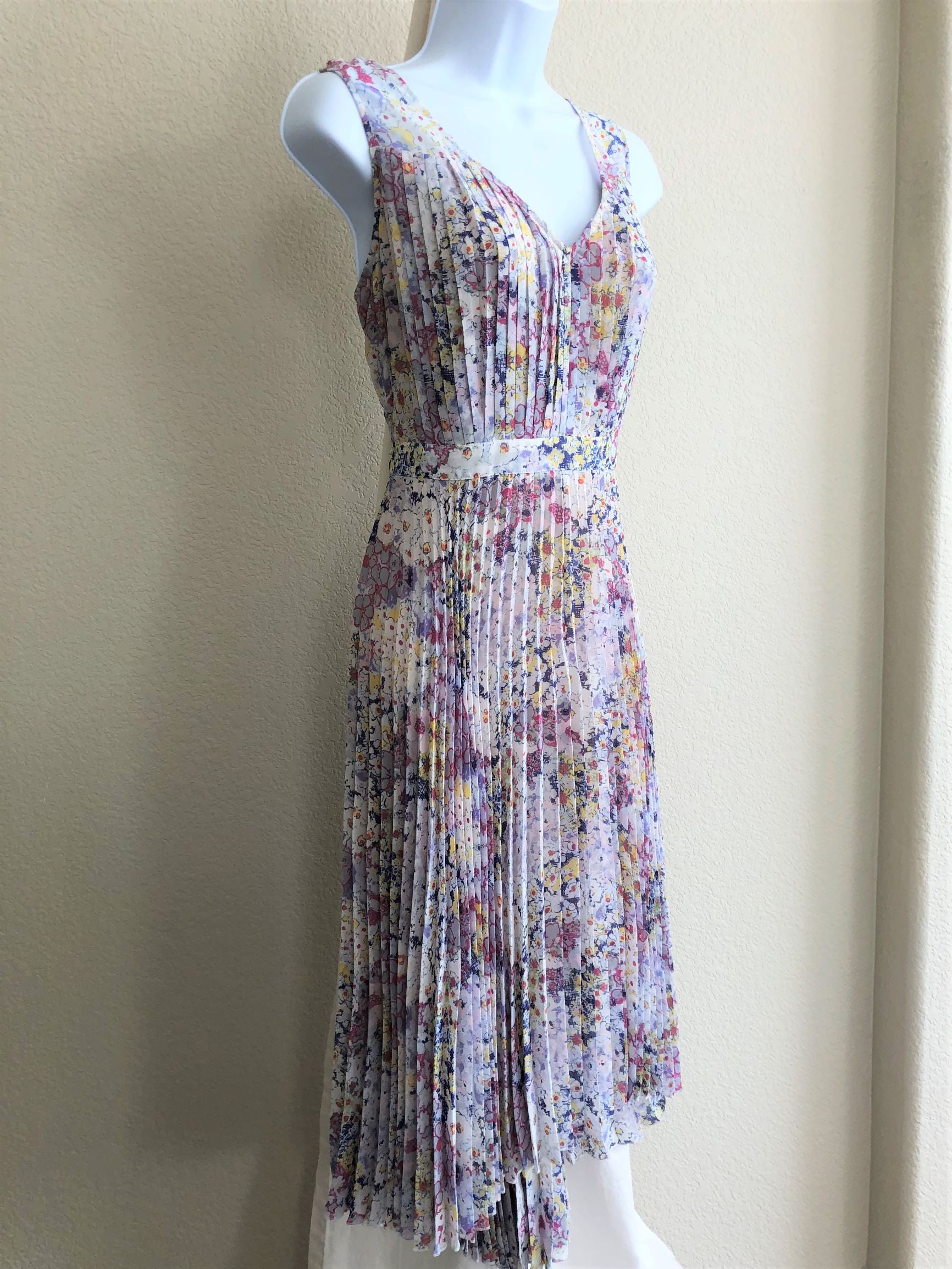 Anthropologie Plenty Tracy Reese Size 10 Evanthe Floral Pleated Dress –  FABULUX